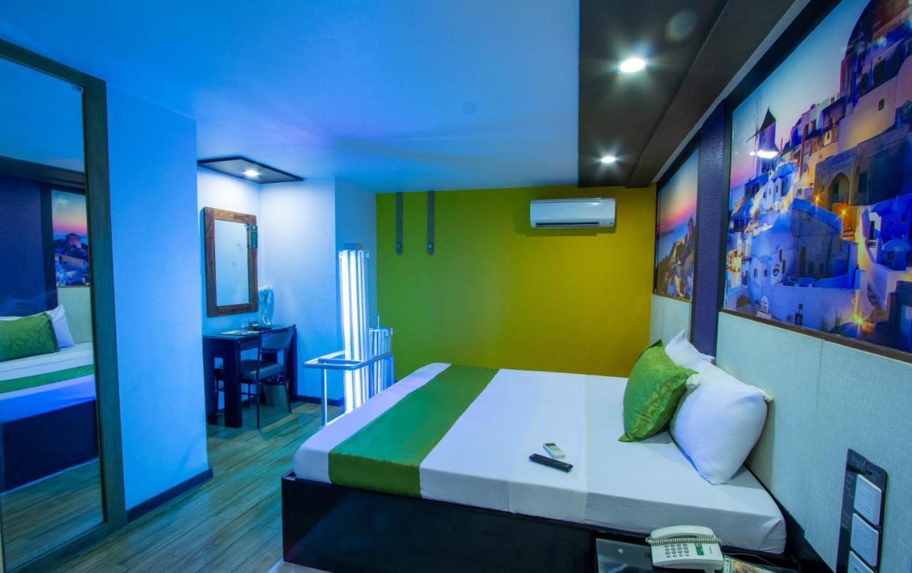 Eurotel Vivaldi Araneta Quezon City Dış mekan fotoğraf