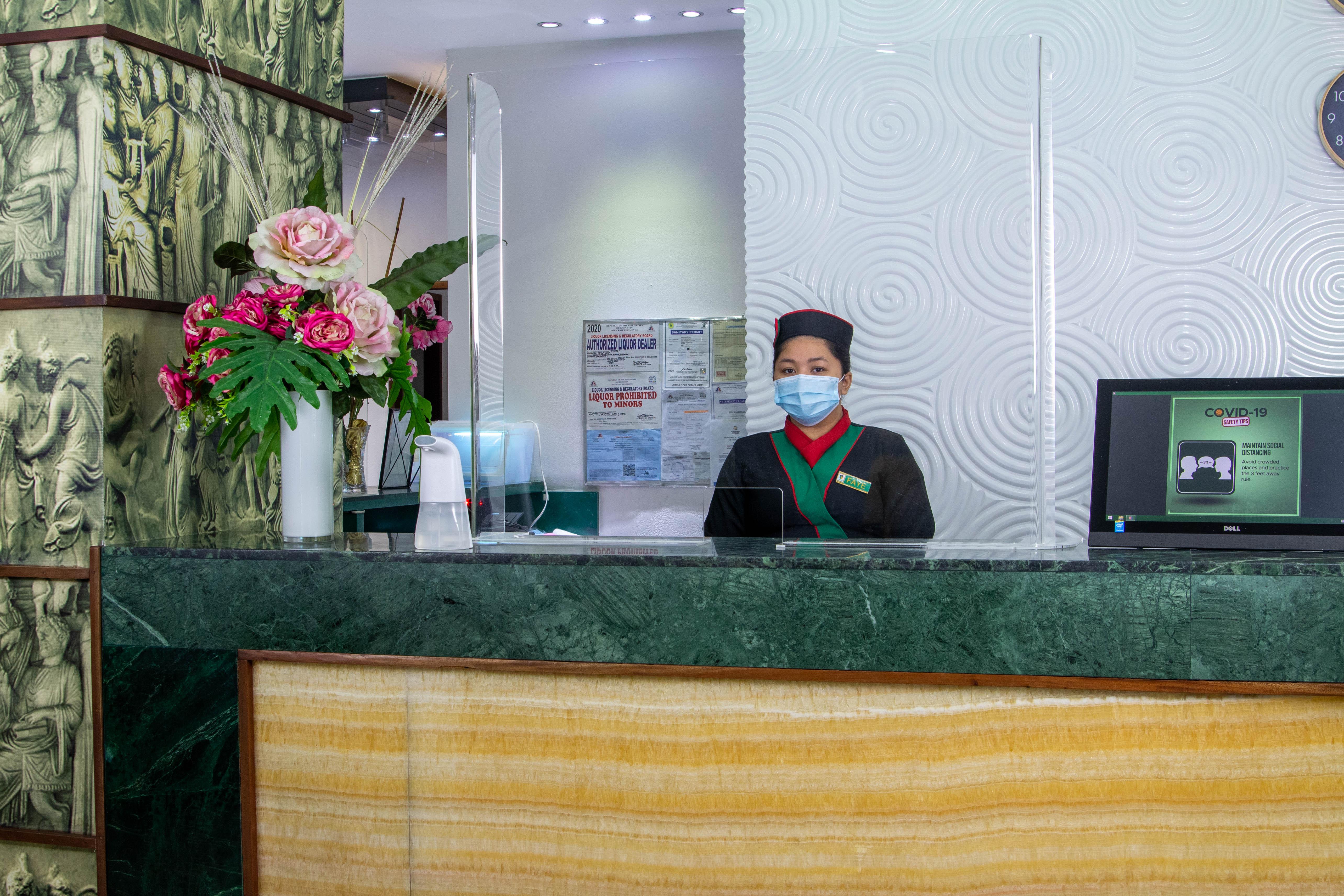 Eurotel Vivaldi Araneta Quezon City Dış mekan fotoğraf