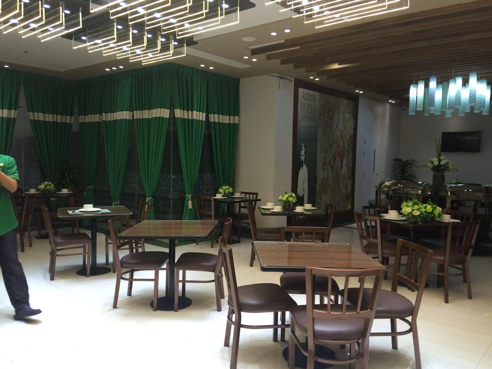 Eurotel Vivaldi Araneta Quezon City Dış mekan fotoğraf