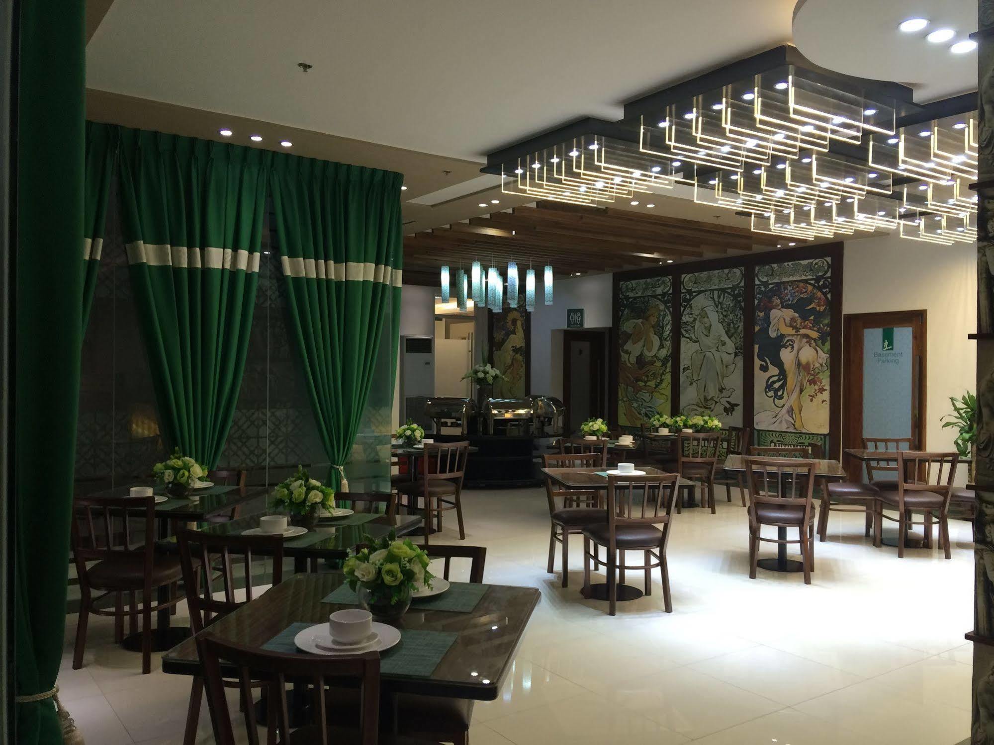 Eurotel Vivaldi Araneta Quezon City Dış mekan fotoğraf